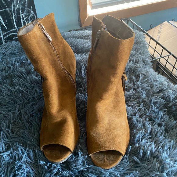 Breckelle’s Sabrina open toe booty with Fringe - Size 8 1/2 - Picture 2 of 3